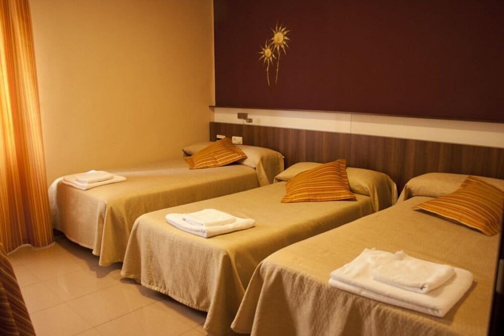 Hostal Valdepenas By Bossh Hotels Exterior foto