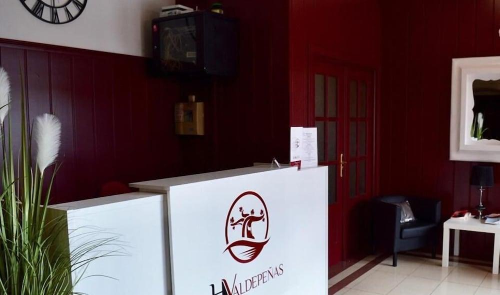 Hostal Valdepenas By Bossh Hotels Exterior foto