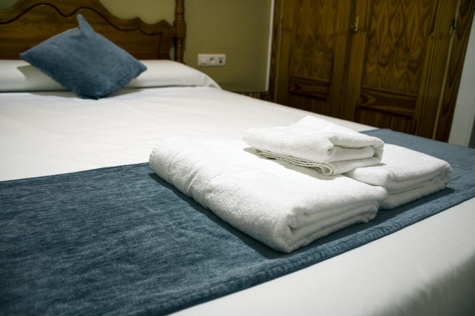 Hostal Valdepenas By Bossh Hotels Exterior foto