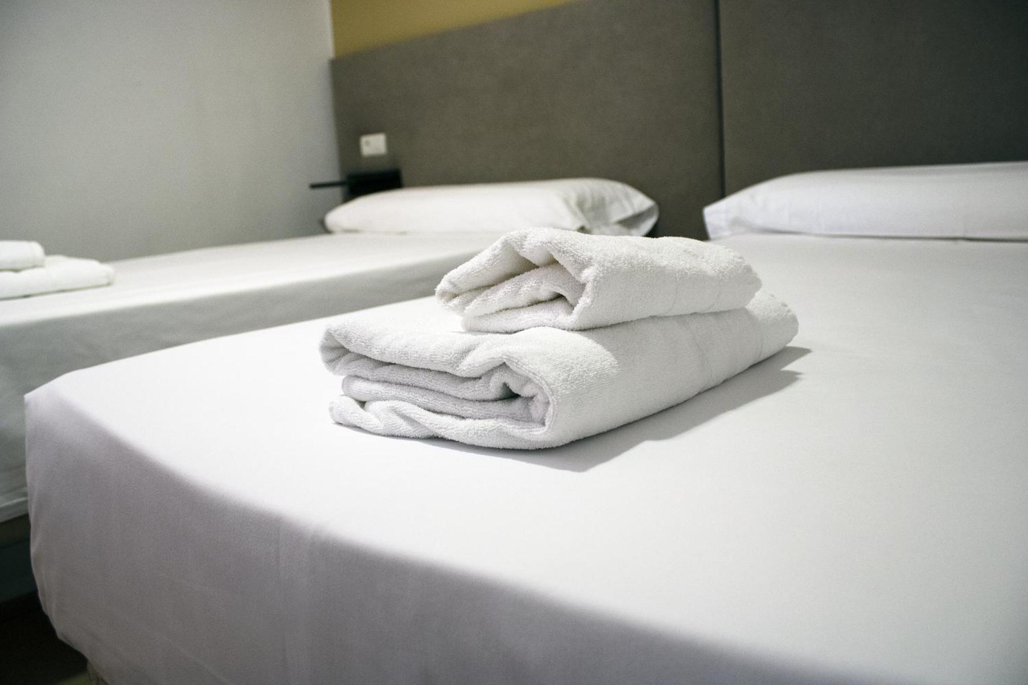 Hostal Valdepenas By Bossh Hotels Exterior foto
