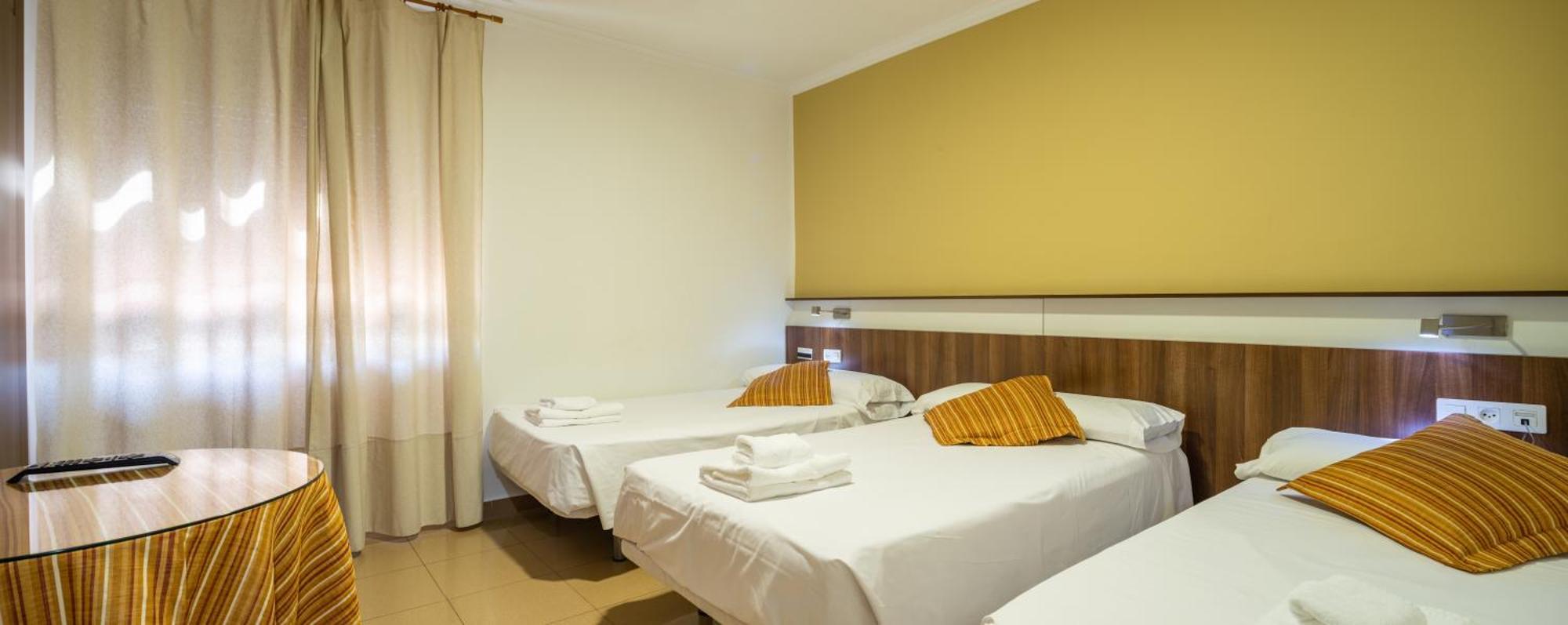 Hostal Valdepenas By Bossh Hotels Exterior foto